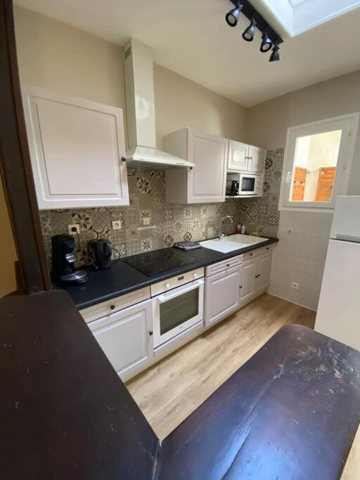 Appartement Charmant Hypercentre Avec Patio Prive Et Parking Orleans Luaran gambar