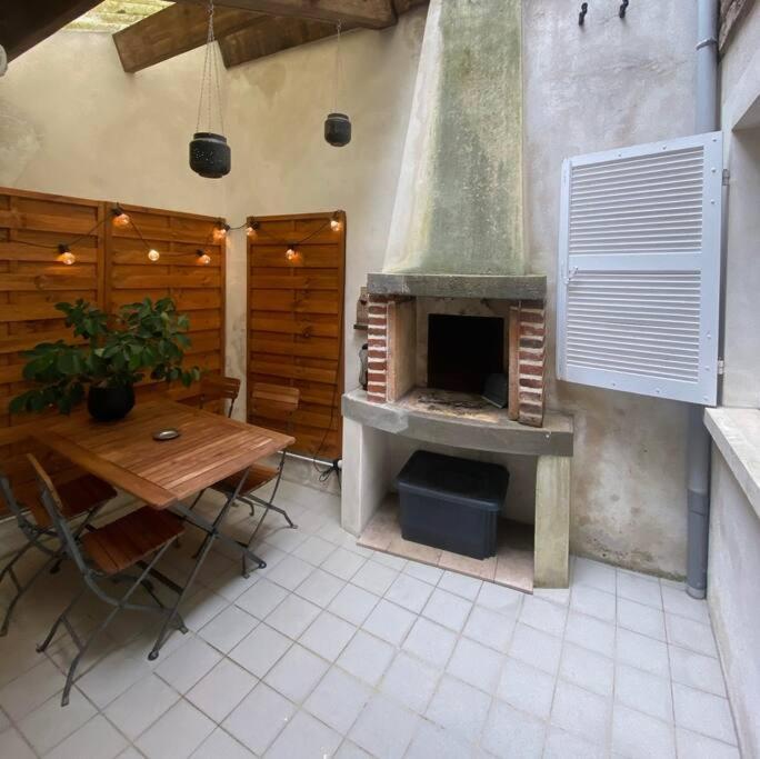 Appartement Charmant Hypercentre Avec Patio Prive Et Parking Orleans Luaran gambar
